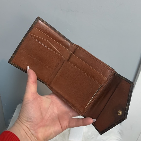 1988 authentic Louis Vuitton Elise wallet - rip inside - Picture 11 of 17